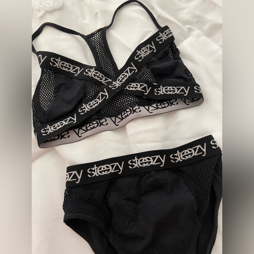 Steezy bra and high waisted undies